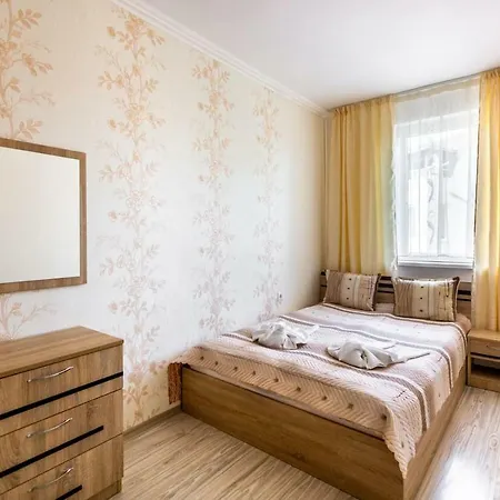 Furnished 1bdr With Pool View Uq Апартамент